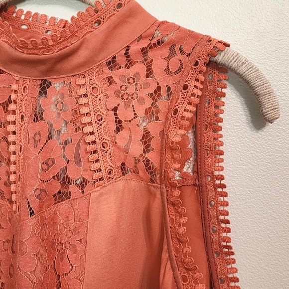 Self Esteem Sleeveless Lace Trim Mock Neck Top Size Large Canyon Clay - Picture 3 of 8